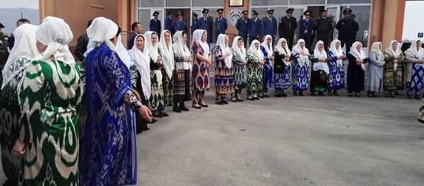 Открытие КПП на таджикско-узбекской границе, связующего Самарканд и Пенджикент - Sputnik Тоҷикистон