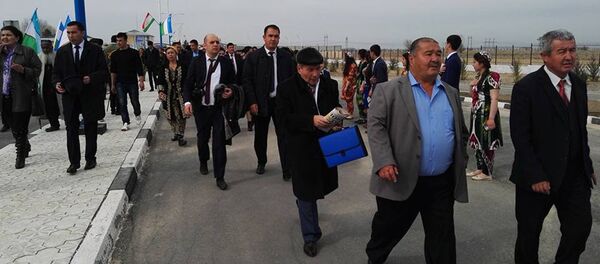 Открытие КПП на таджикско-узбекской границе, связующего Самарканд и Пенджикент - Sputnik Тоҷикистон