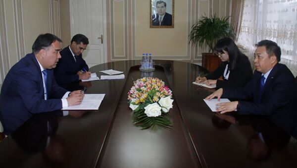 Встреча председателья Согда с Генеральный директором горно-металлургического завода Таджикистана и Китая - Sputnik Тоҷикистон