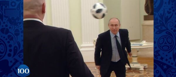 Путин и Инфантино сыграли в футбол Путин и Инфантино сыграли в футбол - Sputnik Таджикистан