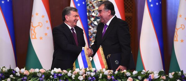 Шавкат Мирзиёев и Эмомали Рахмон Шавкат Мирзиёев и Эмомали Рахмон - Sputnik Таджикистан