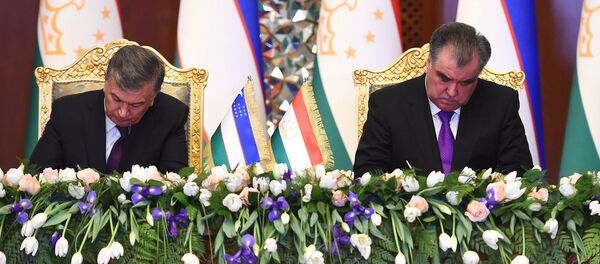 Шавкат Мирзиёев и Эмомали Рахмон - Sputnik Таджикистан