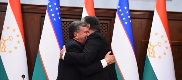 Президент Узбекистана Шавкат Мирзиёев и президент Таджикистана Эмомали Рахмон - Sputnik Таджикистан