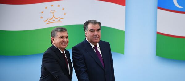 Президент Узбекистана Шавкат Мирзиёев и президент Таджикистана Эмомали Рахмон - Sputnik Таджикистан