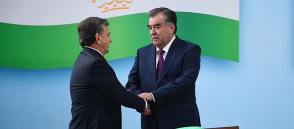 Президент Узбекистана Шавкат Мирзиёев и президент Таджикистана Эмомали Рахмон - Sputnik Тоҷикистон