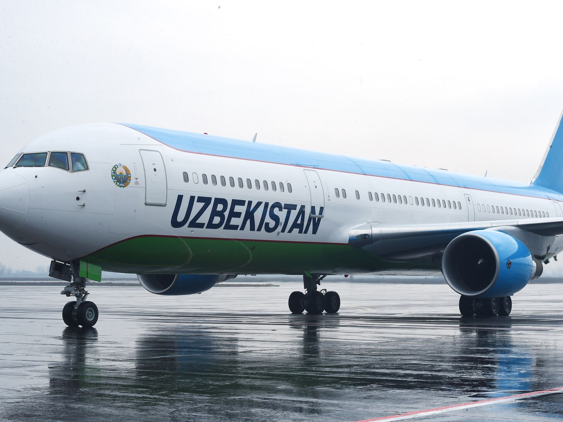 Авиакомпания ташкент. Ил 114 Uzbekistan Airways. Ил 114 100 Узбекистон хаво йуллари. Аэробус а320 Узбекистон хаво йуллари. А320 узбекские авиалинии.