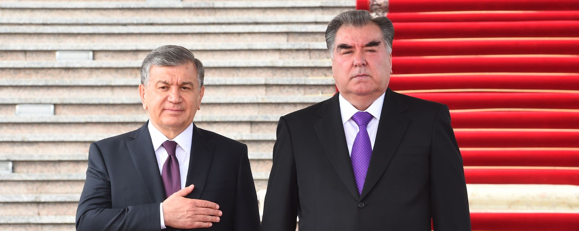 Президент Узбекистана Шавкат Мирзиёев и президент Таджикистана Эмомали Рахмон - Sputnik Таджикистан, 1920, 30.04.2021