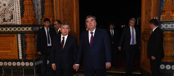 Президент Узбекистана Шавкат Мирзиёев и президент Таджикистана Эмомали Рахмон - Sputnik Тоҷикистон