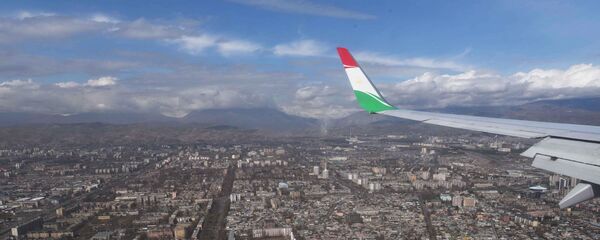 Город Душанбе, вид из самелета, архивное фото Город Душанбе, вид из самелета, архивное фото - Sputnik Таджикистан