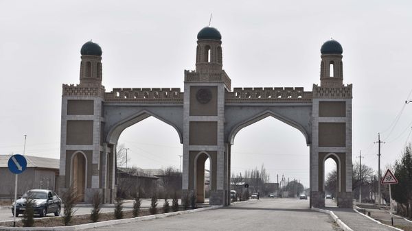 КПП Патар в Канибадаме, архивное фото.  - Sputnik Таджикистан
