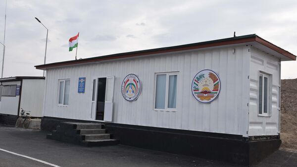 Таможенная служба на границе Таджикистана и Узбекистана - Sputnik Таджикистан