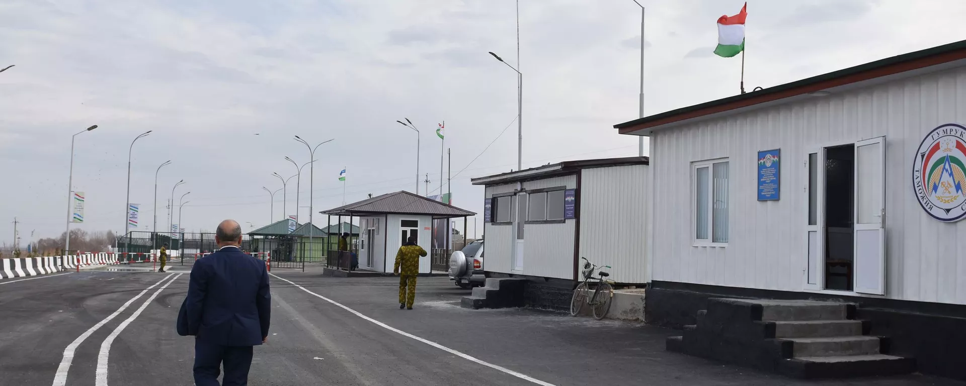 КПП Равот на границе Таджикистана и Узбекистана в городе Канибадам, архивное фото - Sputnik Тоҷикистон, 1920, 02.06.2022