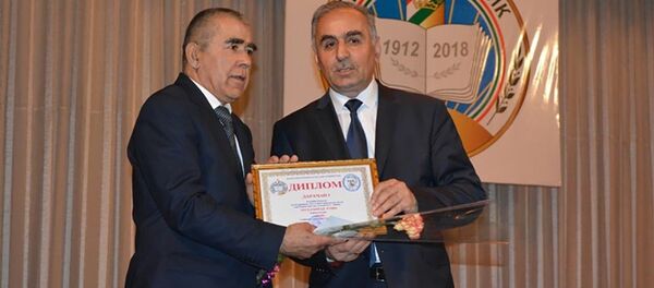 В Таджикистане определились призёры конкурса Лучшая статья и поэма о жизни и творчестве Садриддин Айни - Sputnik Тоҷикистон