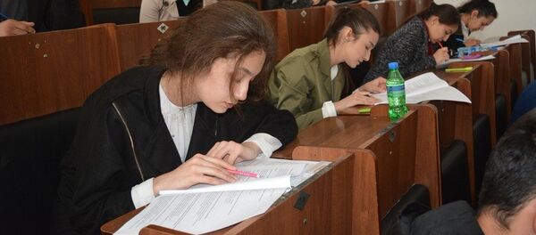 Вступительные испытания в Таджикском национальном университете - Sputnik Тоҷикистон
