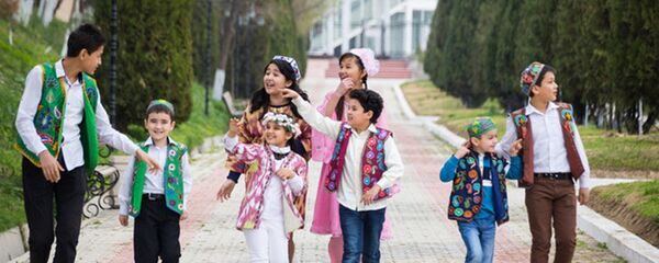 Узбекистанцы во время праздника - Sputnik Таджикистан