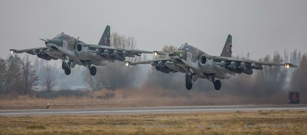 Российские штурмовики Су-25СМ , архивное фото - Sputnik Таджикистан