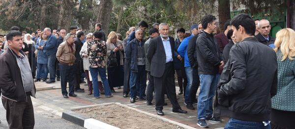 Очередь на выборах президента России в Таджикистане - Sputnik Таджикистан