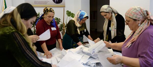 Подсчет голосов на выборах президента РФ в Грозном - Sputnik Таджикистан