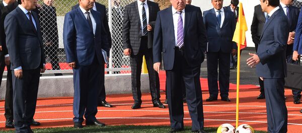 Эмомали Рахмон открыл в Душанбе новый стадион - Sputnik Таджикистан