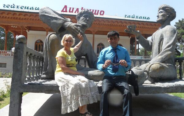 Актер Баймурат Аллабердиев Таджик Джимми со своей женой, архивное фото - Sputnik Таджикистан