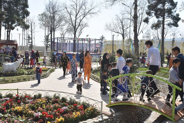 Новый парк Дунёи афсона, архивное фото - Sputnik Таджикистан