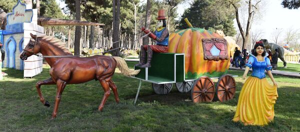 Новый парк Дунёи афсона, архивное фото - Sputnik Тоҷикистон