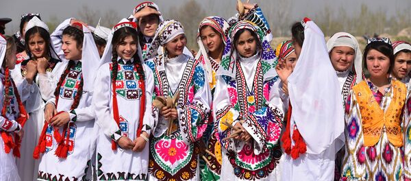 Празднование Навруза в городе Гиссаре, архивное фото - Sputnik Таджикистан