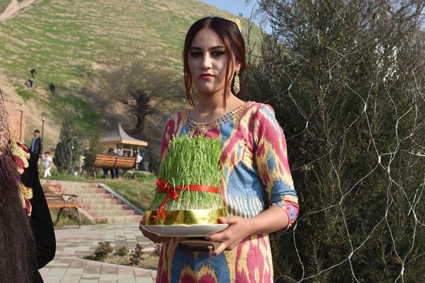 Празднование Навруза в городе Гиссаре, архивное фото - Sputnik Таджикистан