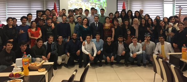 Таджикские студенты в Стамбуле праздновали Навруз, архивное фото - Sputnik Тоҷикистон