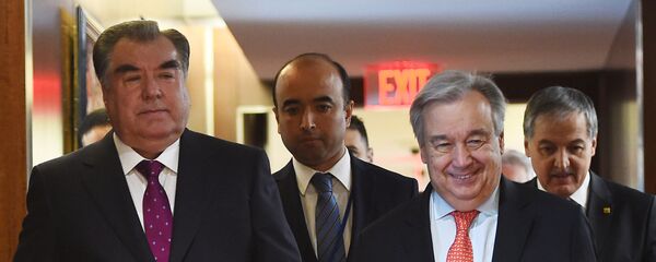 Эмомали Рахмон пообщася с Антониу Гутерриш, архивное фото Эмомали Рахмон пообщася с Антониу Гутерриш, архивное фото - Sputnik Тоҷикистон