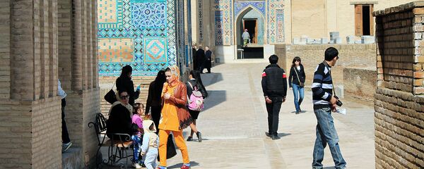 Туристы в Самарканде, архивное фото - Sputnik Таджикистан