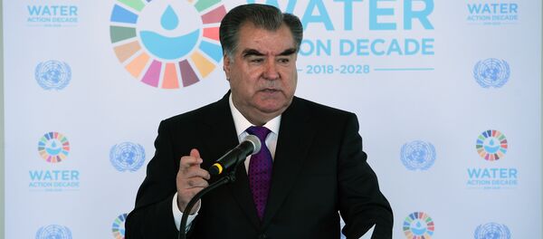 Преидент Таджикистана Эмомали Рахмон выступает с речью о климате в Нью-Йорке - Sputnik Тоҷикистон