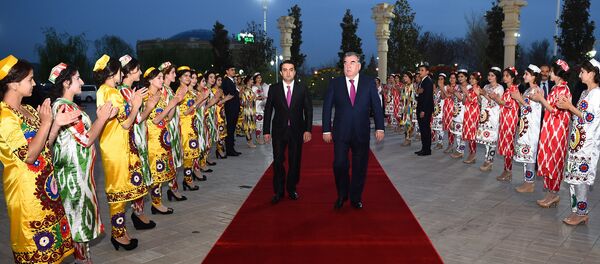 Раҳмон дар Наврӯзгоҳ - Sputnik Тоҷикистон