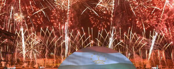 Салют в Наврузгохе, архивное фото - Sputnik Тоҷикистон