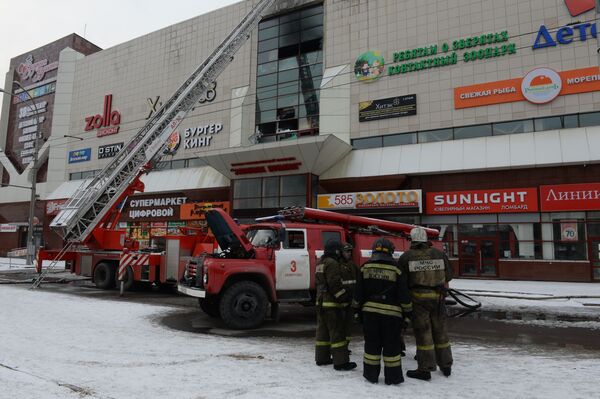 Пожар в торговом центре Зимняя вишня в Кемерове - Sputnik Таджикистан