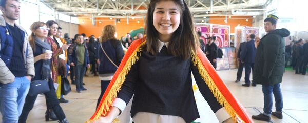 Мехрона Гайбуллоева на праздновании Навруза на ВДНХ Мехрона Гайбуллоева на праздновании Навруза на ВДНХ - Sputnik Таджикистан