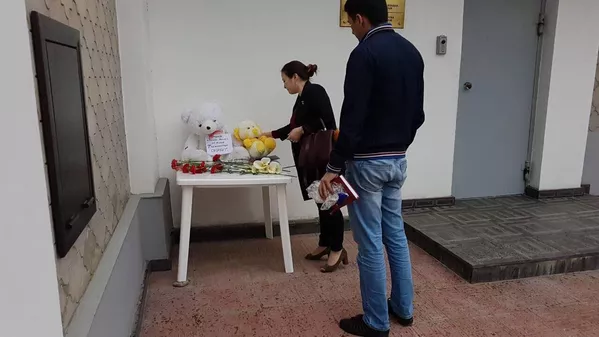 Дили бештари тоҷикон ба кӯдаконе месӯхт, ки қурбони ин ҳодисаи нохуш шуданд Дили бештари тоҷикон ба кӯдаконе месӯхт, ки қурбони ин ҳодисаи нохуш шуданд - Sputnik Тоҷикистон