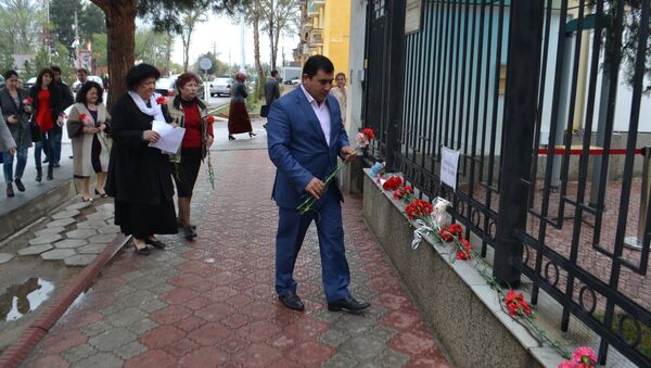 Общество Красного Полумесяца Таджикистана в Согдийской области соболезнует жителям Кемерова - Sputnik Таджикистан