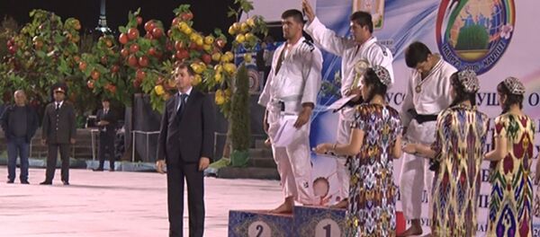 Таджикский борец Саиджалол Саидов стал победителем открытого республиканского турнира по борьбе гуштингири Таджикский борец Саиджалол Саидов стал победителем открытого республиканского турнира по борьбе гуштингири - Sputnik Таджикистан