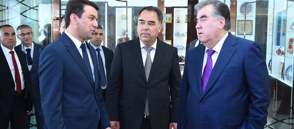 Эмомали Рахмон открыл гостиницу Парламент в Худжанде - Sputnik Тоҷикистон