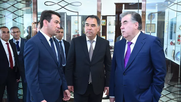 Эмомали Рахмон открыл гостиницу Парламент в Худжанде