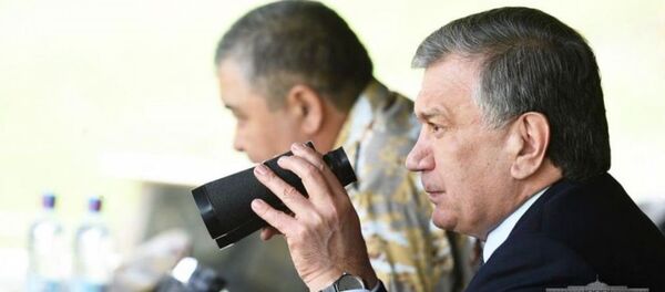 Президент Шавкат Мирзиёев посетил полигон Фориш - Sputnik Таджикистан