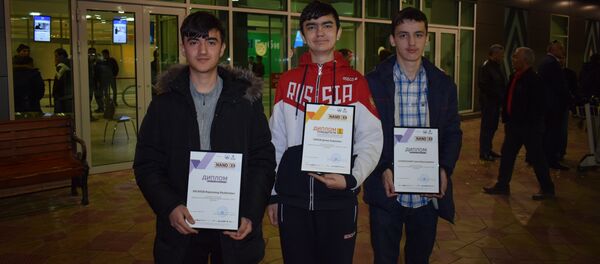 Ученики Таджикско-Русского лицея-интерната Хотам и ПВ, архивное фото - Sputnik Таджикистан