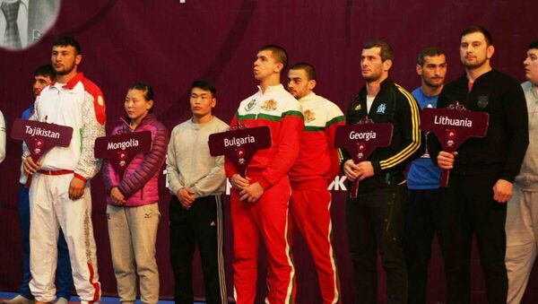 Таджикский спортсмен выиграл серебро на крупном турнире серии Гран-при по борьбе на поясах в Кыргызстане - Sputnik Тоҷикистон