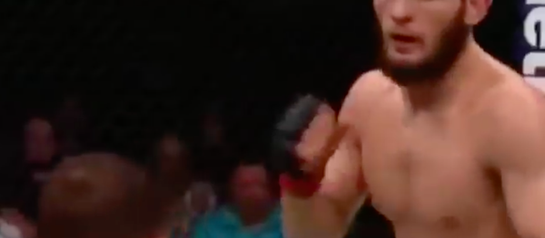 Бой Хабиба Нурмагомедова против Эла Яквинты - Sputnik Таджикистан