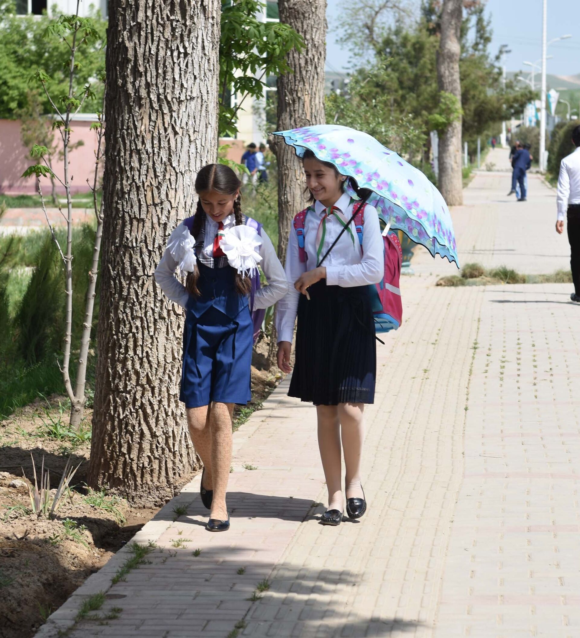 Погода в душанбе в апреле. Жара в Таджикистане. Пагода Тожикистон. Дождь в Таджикистане. Праздник дождя Таджикистан.