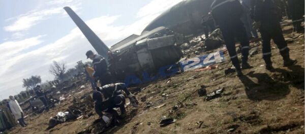 Место крушения алжирского военного самолета Ил-76 в Буфарике. - Sputnik Таджикистан