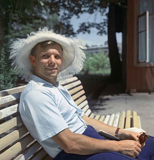 Первый в мире космонавт, Герой Советского Союза Юрий Гагарин. - Sputnik Таджикистан
