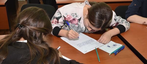 Тотальный диктант в Душанбе - Sputnik Тоҷикистон