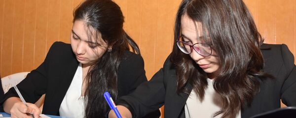 Тотальный диктант в Душанбе - Sputnik Тоҷикистон